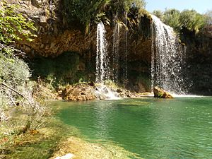 Archivo:Cascada del Cabriel - panoramio