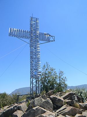 Archivo:Cruz en el Morro del Chivato