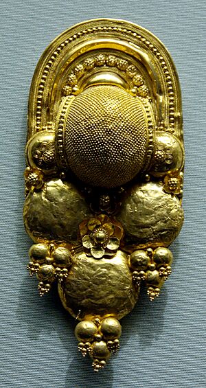 Archivo:Earring Etruscan BM 2256