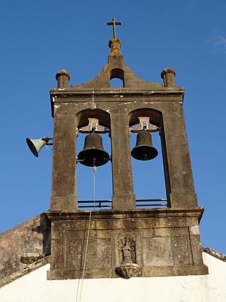 Espadana Igrexa O Esto, Cabana de Bergantiños.jpg