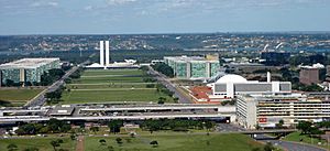Archivo:Esplanada dos Ministérios, Brasília DF 04 2006