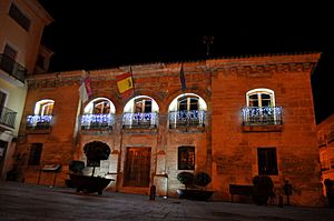 Archivo:Fachada del Palacio Consistorial de Priego (Cuenca)