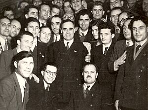Archivo:Gheorghe Gheorghiu-Dej, Nicolae Ceaușescu & delegates in Feb 1948