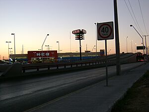 Archivo:HEB in Piedras Negras, México (180)