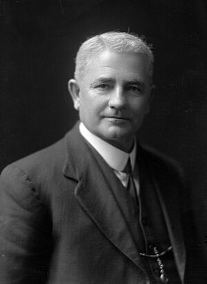 Archivo:Harry Holland (1925)
