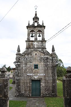 Iglesia de San Miguel de Sarandón.jpg