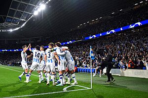 Archivo:La Real Sociedad humillando al Benfica en la Champions League el 8 de noviembre de 2023