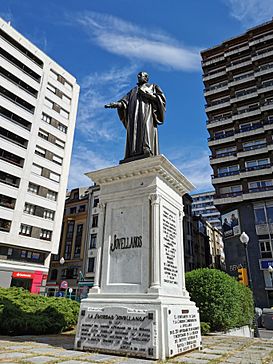 Monumento a Jovellanos, Gijón.jpg
