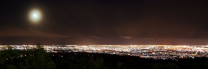 Archivo:Mount Lofty View Night