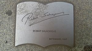 Archivo:RobertSaladrigas Placa
