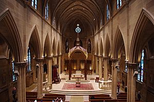 Archivo:Saint Joseph Cathedral, Columbus, Ohio - Good Fri 2011
