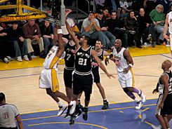 Archivo:Spurs vs Lakers