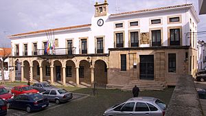 Archivo:Valencia de Alcántara. Ayuntamiento