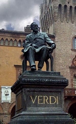 Archivo:Verdi statue