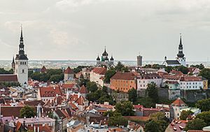 Archivo:Vistas panorámicas desde la iglesia de San Olaf, Tallinn, Estonia, 2012-08-05, DD 23