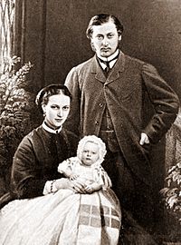 Archivo:Albert Edward, Alexandra, Albert Victor, 1864