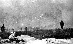 Archivo:British infantry advancing at Loos 25 September 1915