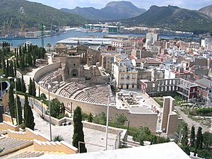 Archivo:CT teatro romano y catedral