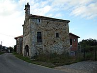 Archivo:Cantabria BarcenadeCicero casona Valle Rozadilla ermita Cristo lou