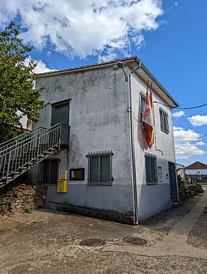 Archivo:Casa consistorial de San Miguel del Robledo 02