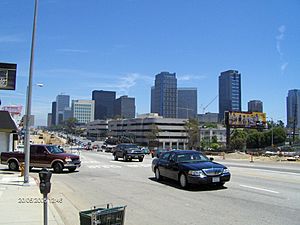 Archivo:Century City van Santa Monica Blvd