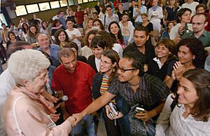 Archivo:Chiara Lubich ad un incontro del Movimento dei Focolari
