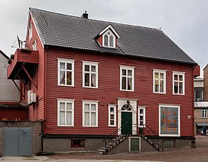 Archivo:Edificio en calle Sjøgata 16, Tromsø, Noruega, 2019-09-04, DD 49