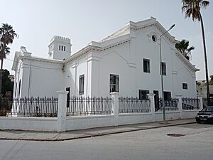 Archivo:Eglise Menzel Bourguiba NE