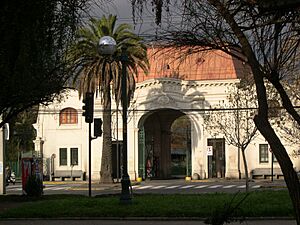 Archivo:Hospital Barros Luco