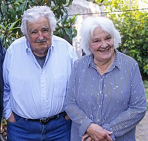 Archivo:La pareja Mujica