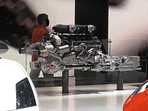 Archivo:Lamborghini Aventador Engine