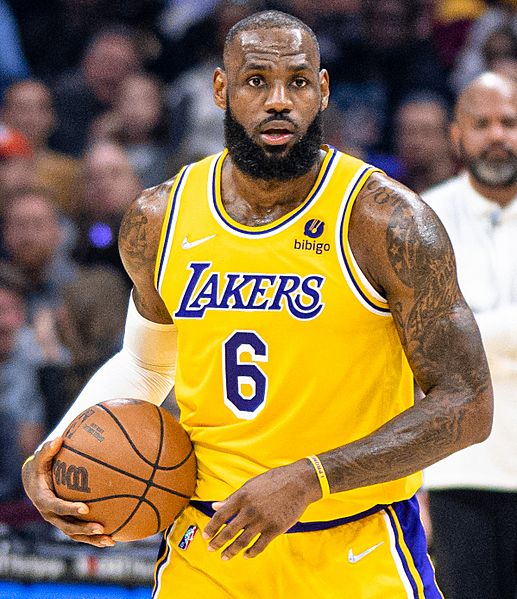 LeBron James (51959977144) (cropped2)