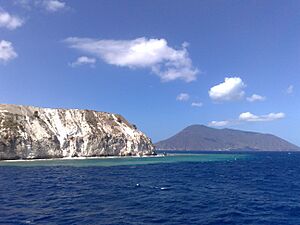 Archivo:Lipari and salina