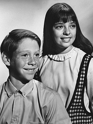 Archivo:Lost in Space Billy Mumy Angela Cartwright 1965