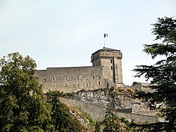 Archivo:Lourdes la citadelle