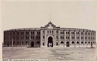 Madrid fachada principal de la nueva plaza de toros BNE