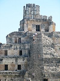 Archivo:Mayan ruins at Edzna, Campeche, Mexico