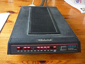 Archivo:Modem-usr-courier-v34-front-online