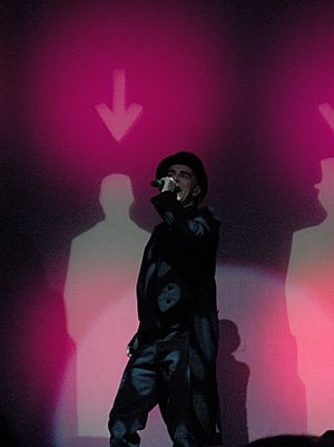 Archivo:Pet Shop Boys singer