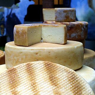 Queso Palmero (cropped).jpg