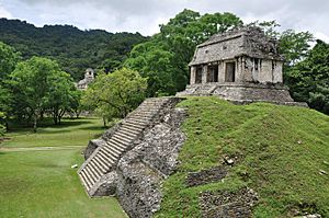 Archivo:Ruins at Palenque