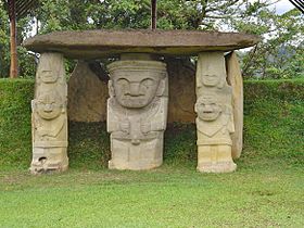 Archivo:San Agustin parque arqueologic