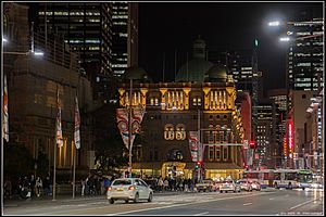 Archivo:Sydney at night