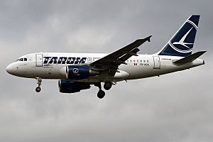 Archivo:Tarom, YR-ASA, Airbus A318-111