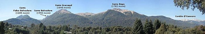 Archivo:Villa La Angostura Panoramica Cerros Belvedere Inacayal Bayo