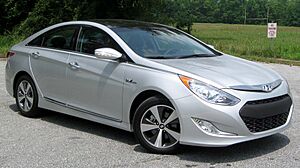 Archivo:2011 Hyundai Sonata Hybrid -- 07-20-2011