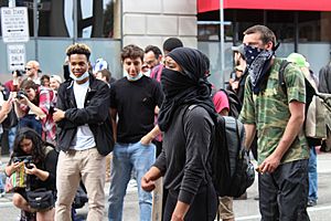 Archivo:2017 Berkeley protests