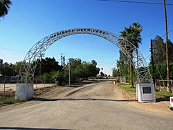 Arco representativo del Poblado Hechicera Mexicali B C.jpg