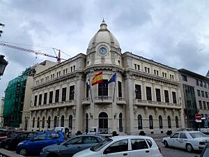 Archivo:Ayuntamiento Plaza de Africa Ceuta - panoramio