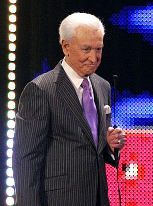 Archivo:Bob Barker at WWE crop